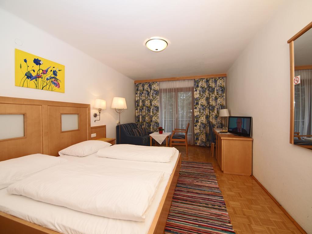Gaestehaus Lauterbacher Neumarkt am Wallersee Exterior photo
