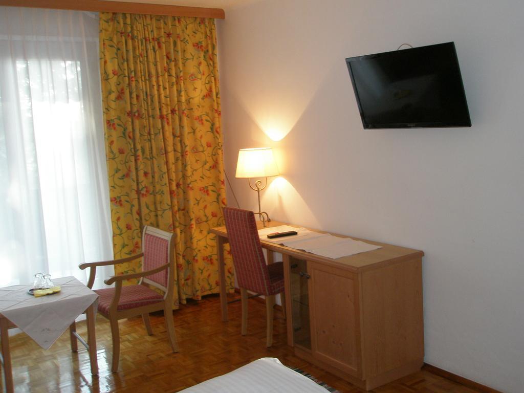 Gaestehaus Lauterbacher Neumarkt am Wallersee Exterior photo